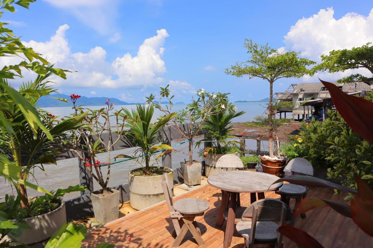 Ban Sulada Guest House Laem Ngop Luaran gambar