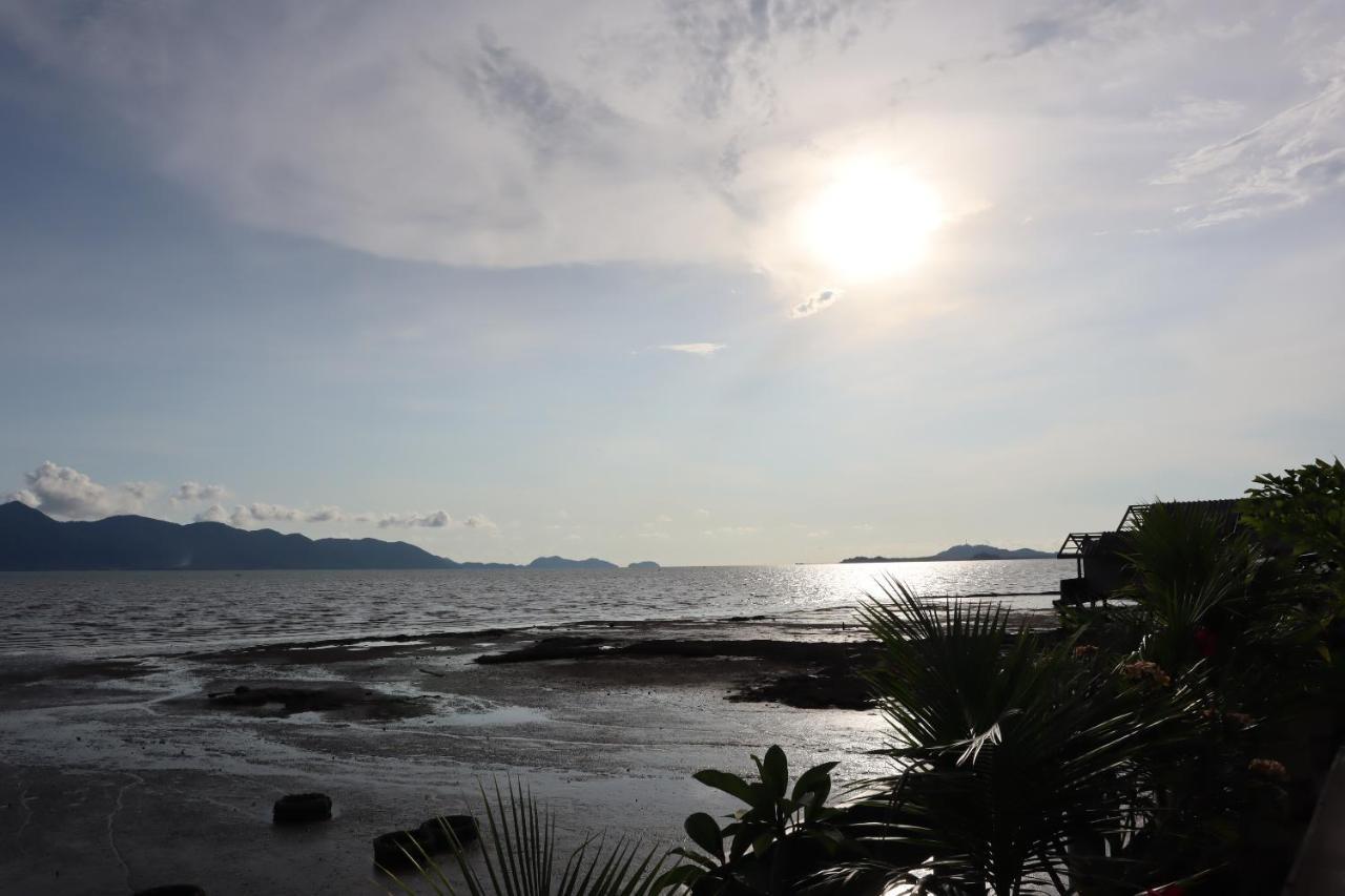 Ban Sulada Guest House Laem Ngop Luaran gambar