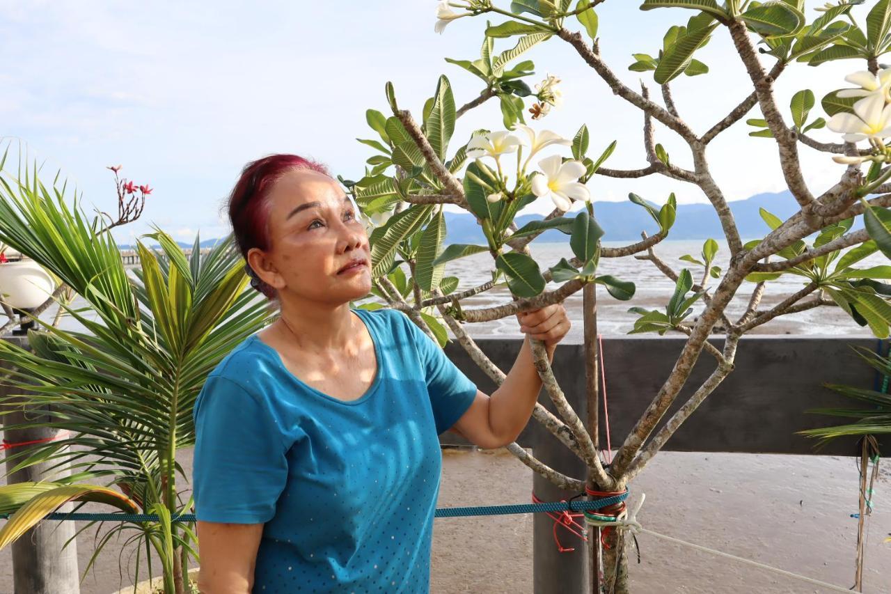 Ban Sulada Guest House Laem Ngop Luaran gambar