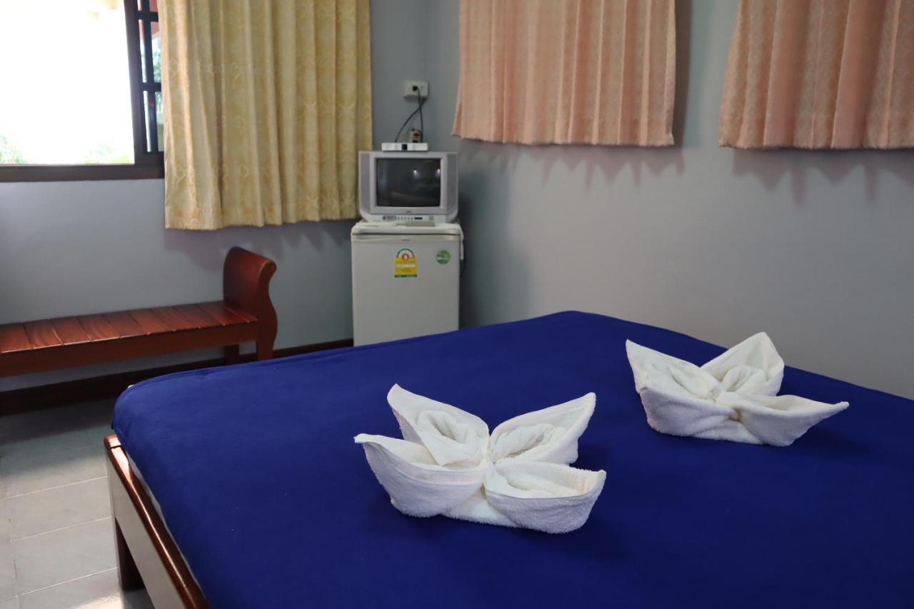 Ban Sulada Guest House Laem Ngop Luaran gambar