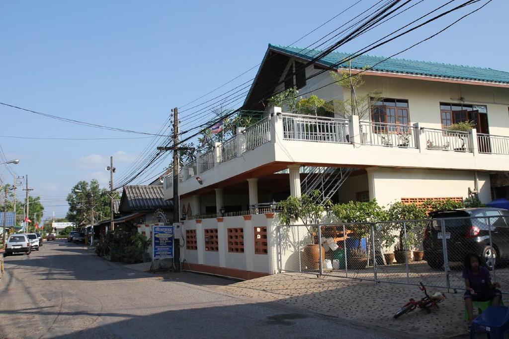 Ban Sulada Guest House Laem Ngop Luaran gambar