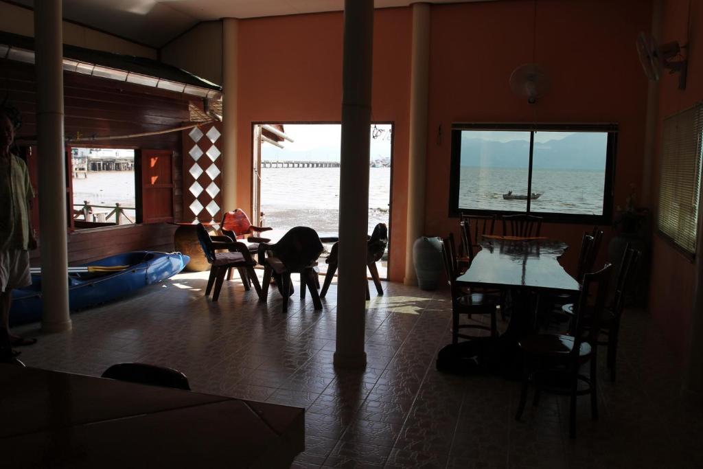 Ban Sulada Guest House Laem Ngop Luaran gambar